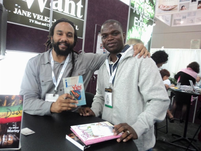 Le fils de Bob Marley reçoit un exemplaire de 